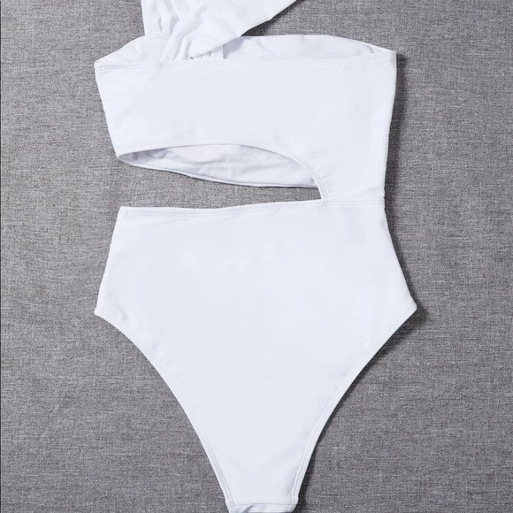 1 Piece White cutout Swimsuit or bodysuit - large - Picture 2 of 3